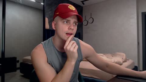Snapshot of pretty_sweety chatting on January 2025 03:29:02 AM Justin online show from January 2025 03:29:02 AM