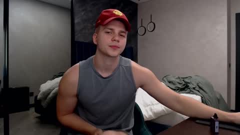 Snapshot of pretty_sweety chatting on February 2025 06:54:01 AM Justin online show from February 2025 06:54:01 AM