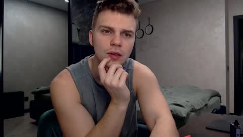 Snapshot of pretty_sweety chatting on March 2025 05:27:02 AM Justin online show from March 2025 05:27:02 AM