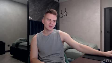 Justin online show from November 2025 06:28:02 PM