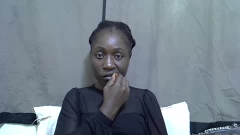 Twirl online show from February 2026 10:21:01 PM