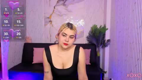 Snapshot of pretty_tay chatting on April 2026 11:47:02 AM pretty_tay online show from April 2026 11:47:02 AM
