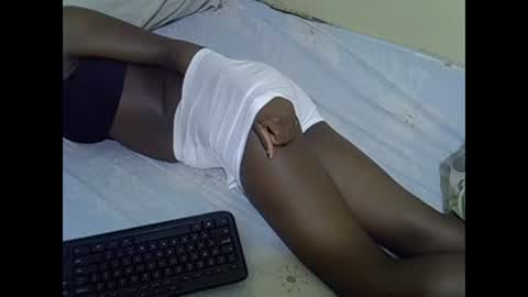 Snapshot of prettyalma chatting on December 2024 09:08:02 PM prettyalma online show from December 2024 09:08:02 PM