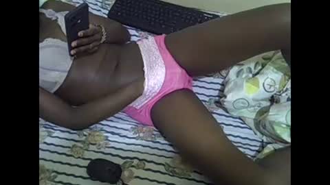 Snapshot of prettyalma chatting on January 2025 06:08:02 PM prettyalma online show from January 2025 06:08:02 PM