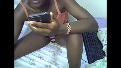 Snapshot of prettyalma chatting on March 2025 06:00:02 PM prettyalma online show from March 2025 06:00:02 PM