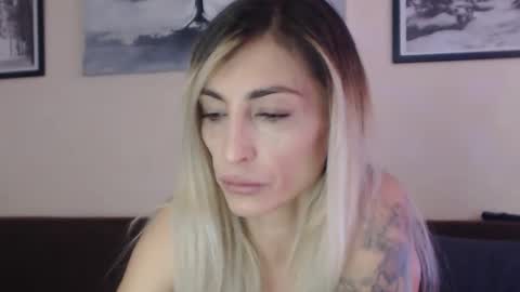 Snapshot of prettyalmaa chatting on March 2025 12:56:02 PM Alma online show from March 2025 12:56:02 PM