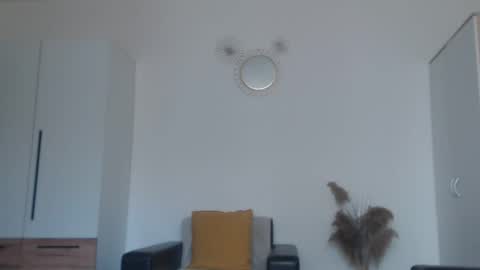 Snapshot of prettyalmaa chatting on March 2025 10:48:01 AM Alma online show from March 2025 10:48:01 AM