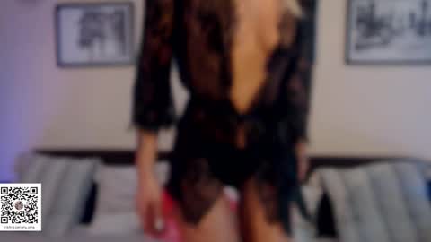 Snapshot of prettyalmaa chatting on November 2025 11:44:01 AM Alma online show from November 2025 11:44:01 AM