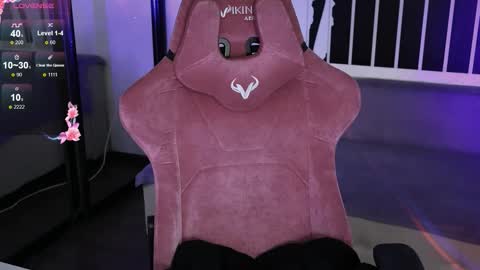 Violet online show from November 2025 01:38:02 AM