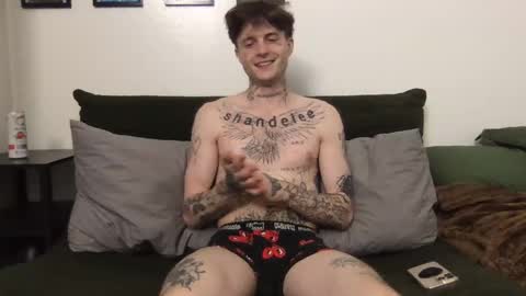 pretty boy online show from October 2025 04:35:01 AM