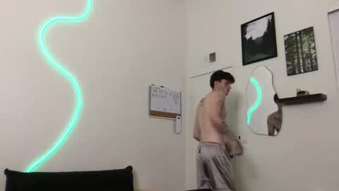 pretty boy online show from November 2025 06:24:01 AM