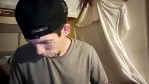 Snapshot of prettyboytatted69 chatting on December 2024 08:39:02 AM Prettyslangin69 FYPM online show from December 2024 08:39:02 AM