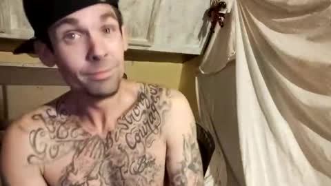 Snapshot of prettyboytatted69 chatting on December 2024 06:00:02 AM Prettyslangin69 FYPM online show from December 2024 06:00:02 AM