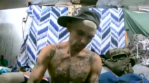 Snapshot of prettyboytatted69 chatting on January 2026 08:29:01 AM Prettyslangin69 FYPM online show from January 2026 08:29:01 AM