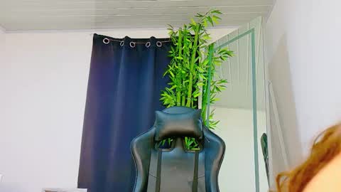 Enzo  Denis online show from December 2025 11:45:01 PM