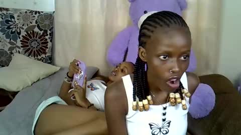 Snapshot of prettybunnny chatting on November 2025 02:05:01 PM Bunny online show from November 2025 02:05:01 PM