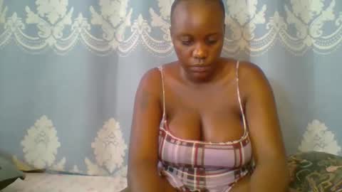 Snapshot of prettydarkskin002 chatting on April 2026 05:38:01 AM SHANIA online show from April 2026 05:38:01 AM