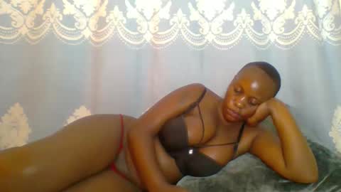 Snapshot of prettydarkskin002 chatting on May 2026 07:47:01 AM SHANIA online show from May 2026 07:47:01 AM