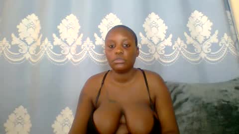 Snapshot of prettydarkskin002 chatting on May 2026 10:00:01 AM SHANIA online show from May 2026 10:00:01 AM