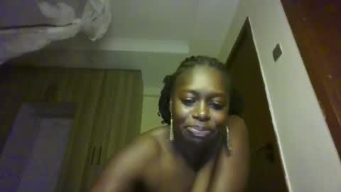 prettydulce online show from May 2026 02:19:01 AM
