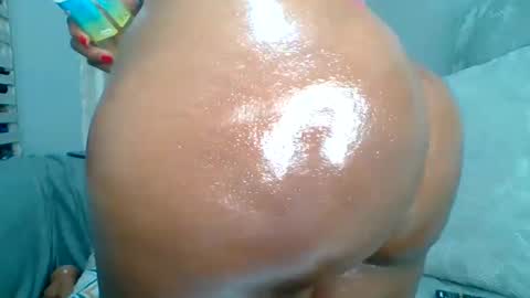 PrettyEla online show from November 2025 12:21:02 AM