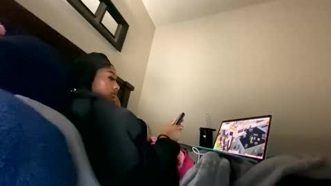 prettyfacefemale online show from February 2026 06:22:01 AM