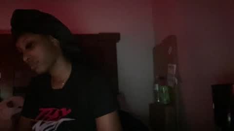 Snapshot of prettyfacefemale chatting on August 2026 06:38:01 AM prettyfacefemale online show from August 2026 06:38:01 AM