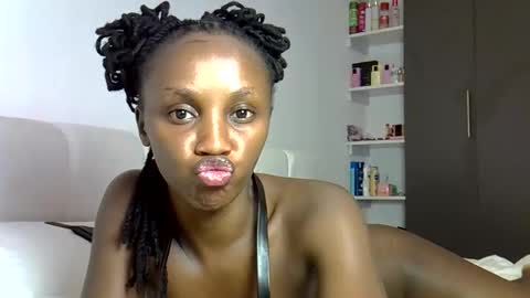 Pretty darkskin doll online show from February 2026 10:15:01 PM