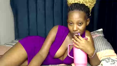 Snapshot of prettygoddess1 chatting on October 2025 02:01:02 AM Mary online show from October 2025 02:01:02 AM