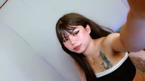 Snapshot of prettyjulian chatting on February 2025 12:39:01 AM SEXY JULIA online show from February 2025 12:39:01 AM