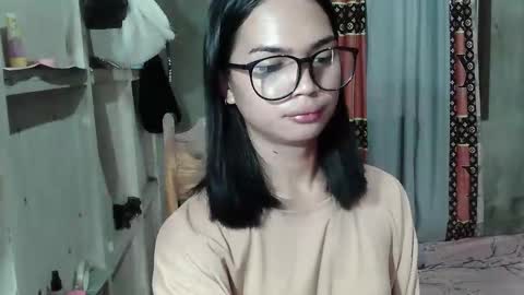 prettykhelcy online show from April 2026 01:25:01 AM