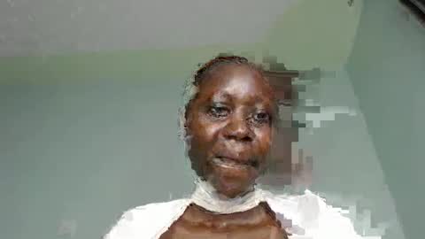 Snapshot of prettyliz1999 chatting on December 2024 11:00:01 AM Lizzy online show from December 2024 11:00:01 AM