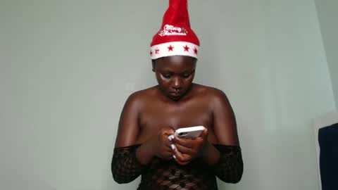 Snapshot of prettyliz1999 chatting on December 2024 08:11:02 AM Lizzy online show from December 2024 08:11:02 AM
