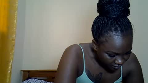 Snapshot of prettyliz30 chatting on June 2026 07:42:01 AM LILIAN online show from June 2026 07:42:01 AM