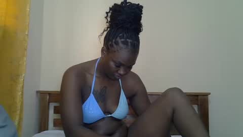 Snapshot of prettyliz30 chatting on July 2026 08:51:02 AM LILIAN online show from July 2026 08:51:02 AM