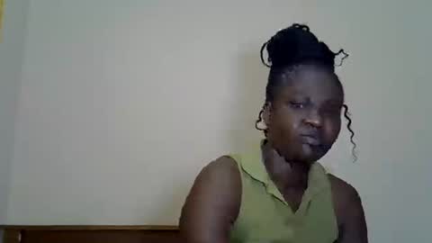 Snapshot of prettyliz30 chatting on July 2026 01:21:01 AM LILIAN online show from July 2026 01:21:01 AM