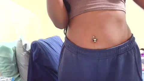 Snapshot of prettylondond chatting on July 2026 07:16:02 AM prettylondond online show from July 2026 07:16:02 AM