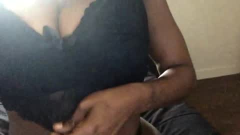 Snapshot of prettypinkpussy615 chatting on November 2025 08:09:01 PM prettypinkpussy615 online show from November 2025 08:09:01 PM