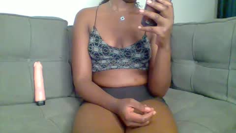 pretty queen online show from October 2025 09:59:01 PM