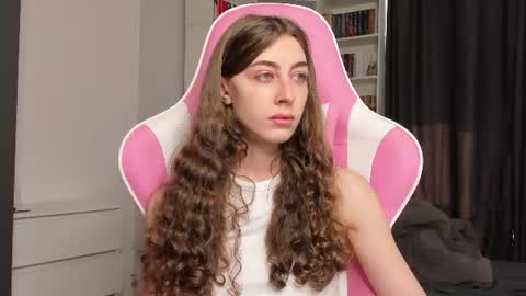 Sophie  next stream will be at Monday  i will wait you guys  online show from June 2026 05:26:02 AM