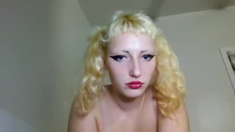 Snapshot of prettyunicorn555 chatting on December 2024 01:58:01 AM Dahlia online show from December 2024 01:58:01 AM