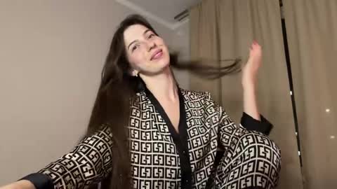 prettyyy_angel online show from April 2026 07:08:02 PM