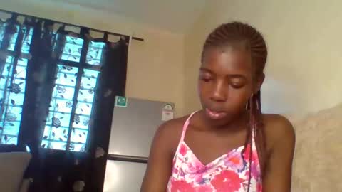 prettyzuzu online show from October 2025 07:20:02 AM