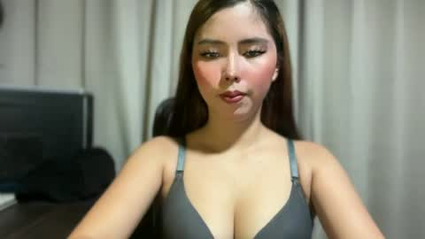 Snapshot of pricelessbeautyxxx chatting on July 2026 02:05:01 AM TINA online show from July 2026 02:05:01 AM