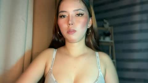 Snapshot of pricelessbeautyxxx chatting on August 2026 04:58:01 AM TINA online show from August 2026 04:58:01 AM