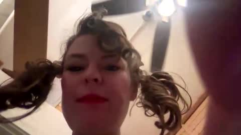 Snapshot of pricelesspenni28 chatting on November 2025 10:48:01 AM pricelesspenni28 online show from November 2025 10:48:01 AM