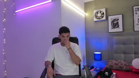 prince_arthur77 online show from February 2025 12:51:02 PM