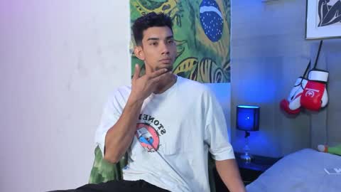 prince_arthur77 online show from September 2025 01:05:02 PM