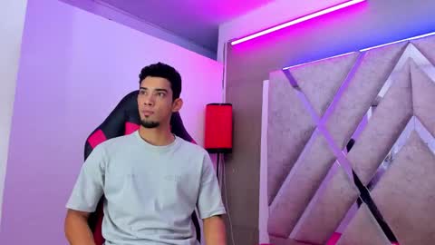 prince_arthur77 online show from October 2025 01:35:02 PM