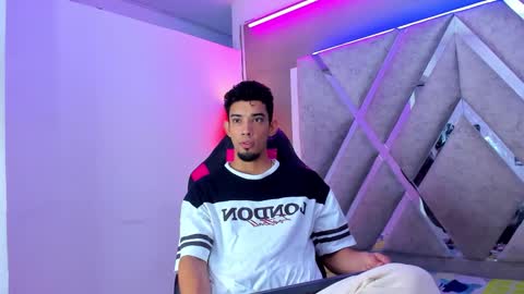 prince_arthur77 online show from October 2025 01:11:01 PM